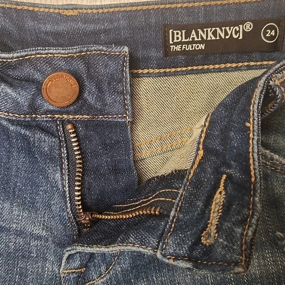 NWT Nordstrom The Fulton Blanknyc Roll Up Distressed Denim Blue Shorts Size 24 - Picture 5 of 13